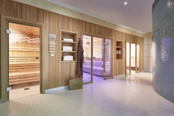 Das Alpenhaus Gasteinertal - Eingangsbereich Sauna und Dampfbad