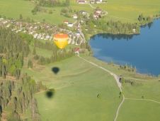 Ballon ueber dem Walchsee
