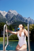 Hotel Salzburger Hof Leogang - Schwimmbad mit Blick auf die Berge