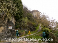 Eingang zum Schloss Jubal