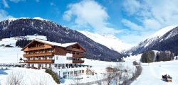 Vitalpina Hotel Magdalenahof - Aussenansicht im Winter