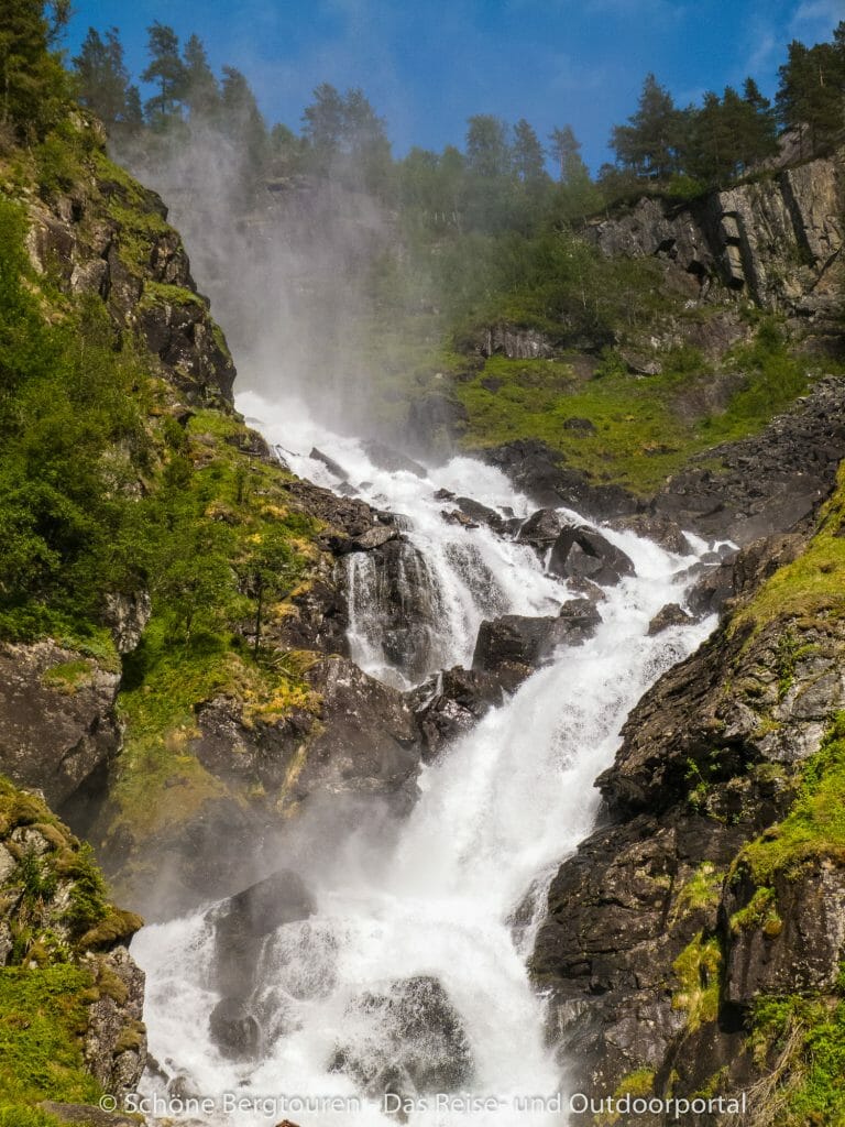 Fjord Norwegen - Zwillingswasserfall Latefoss