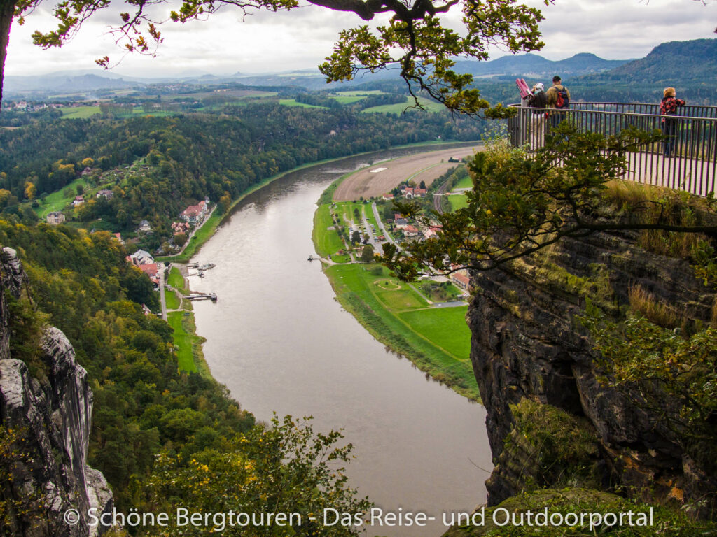 Elbsandsteingebirge - Blick von der Basteibrücke