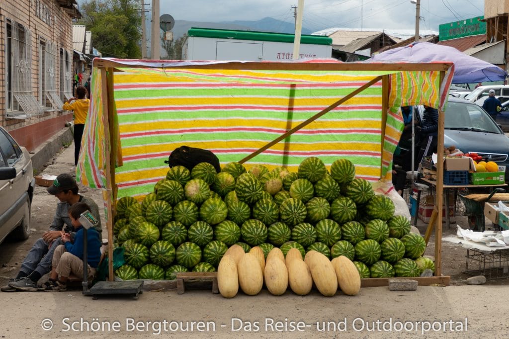 Khan Tengri Trekking - Melonen auf dem MArkt von Karakol