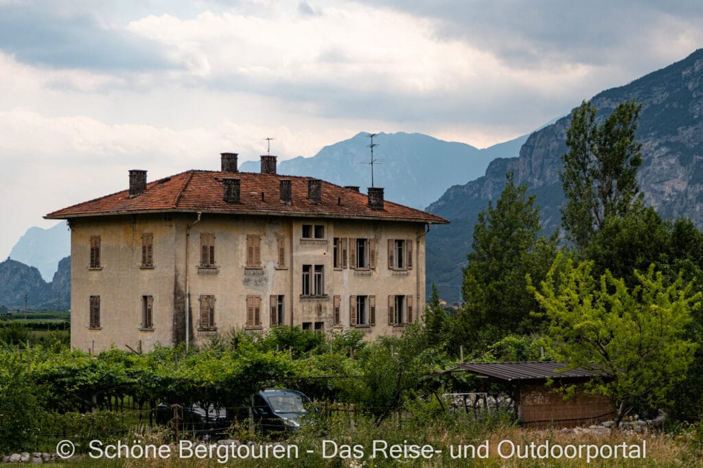 Wohnmobiltour Trentino - Verlassenes Haus